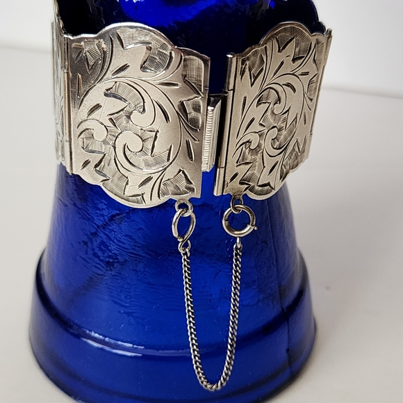 Etched Sterling Silver Vintage Linked Wide Panel Hinged Bracelet Cuff - Picture 2 of 14